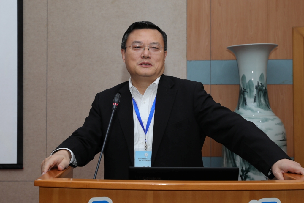 11.张荣校长发言.jpg 11.张荣校长发言.jpg